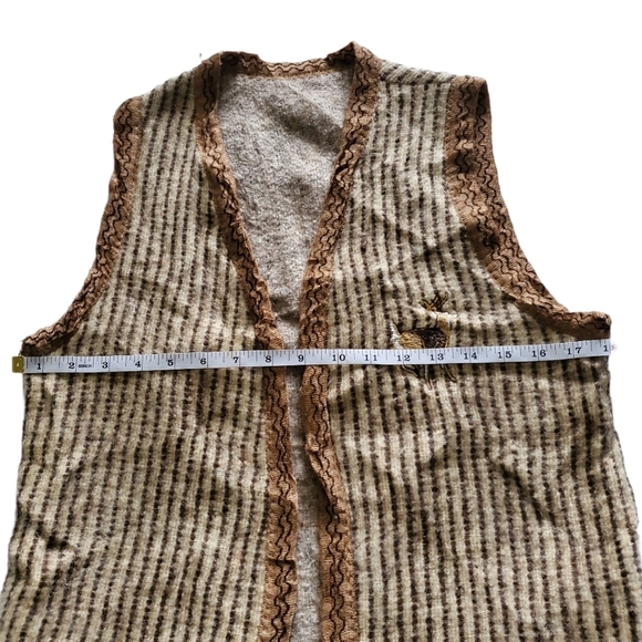 Vintage Wool Knit Hunting Vest Embroidered Deer - Picture 4 of 7
